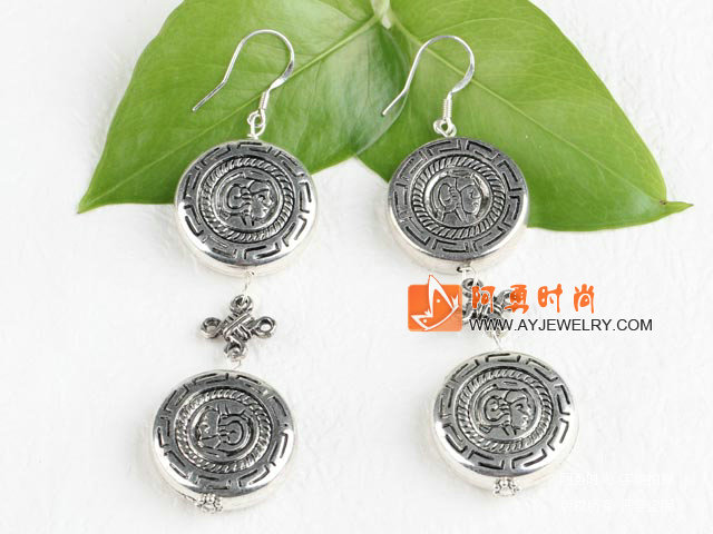 饰品编号:E828  我们主要经营 手链、项链、耳环、戒指、套链、吊坠、手机链、请方问我们的网站 www.ayjewelry.com