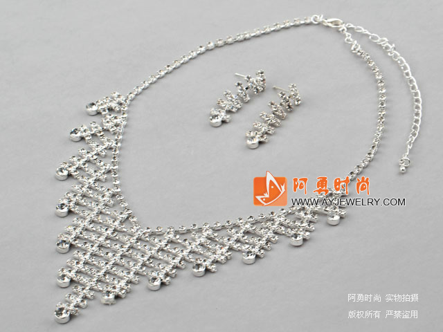 饰品编号:J189  我们主要经营 手链、项链、耳环、戒指、套链、吊坠、手机链、请方问我们的网站 www.ayjewelry.com