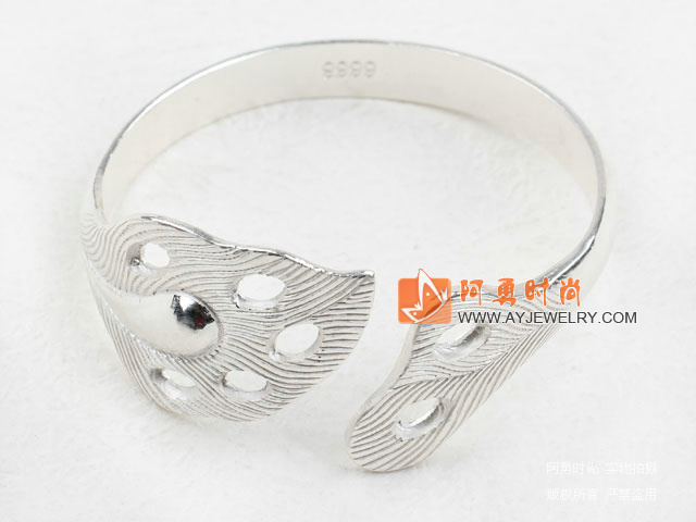 饰品编号:J201  我们主要经营 手链、项链、耳环、戒指、套链、吊坠、手机链、请方问我们的网站 www.ayjewelry.com