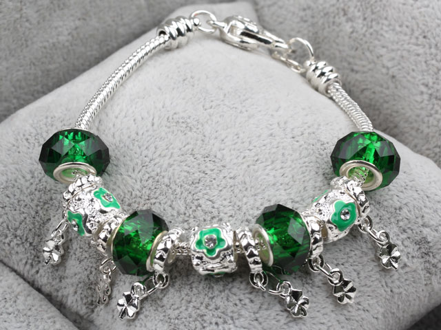 饰品编号:L1763  我们主要经营 手链、项链、耳环、戒指、套链、吊坠、手机链、请方问我们的网站 www.ayjewelry.com