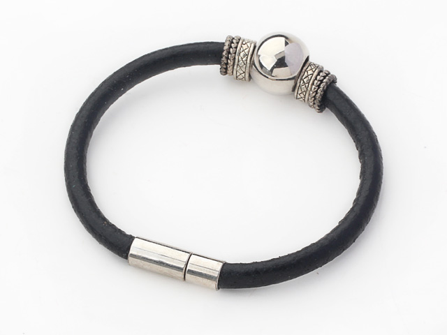 饰品编号:L1776  我们主要经营 手链、项链、耳环、戒指、套链、吊坠、手机链、请方问我们的网站 www.ayjewelry.com