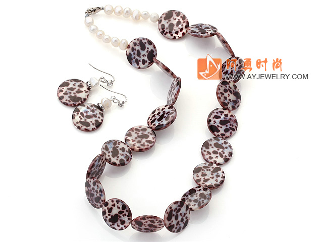 饰品编号:T712  我们主要经营 手链、项链、耳环、戒指、套链、吊坠、手机链、请方问我们的网站 www.ayjewelry.com