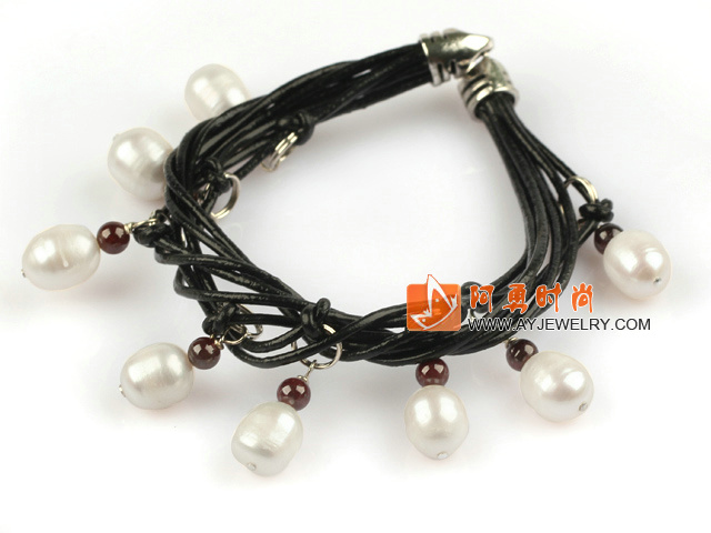 饰品编号:Y1467  我们主要经营 手链、项链、耳环、戒指、套链、吊坠、手机链、请方问我们的网站 www.ayjewelry.com