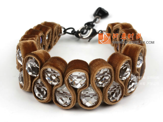 饰品编号:Y1498  我们主要经营 手链、项链、耳环、戒指、套链、吊坠、手机链、请方问我们的网站 www.ayjewelry.com