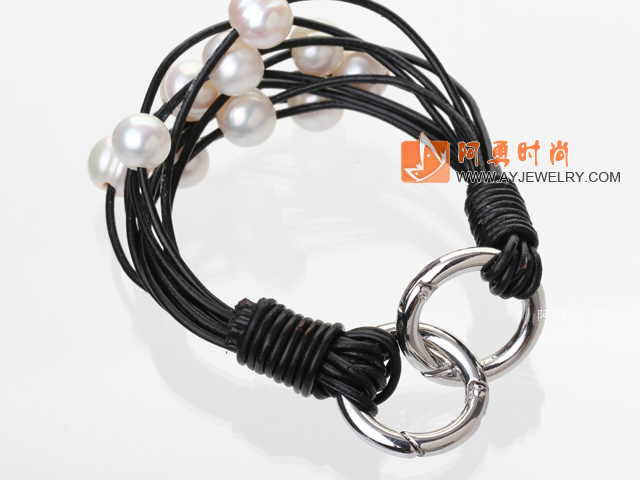 饰品编号:Y2640  我们主要经营 手链、项链、耳环、戒指、套链、吊坠、手机链、请方问我们的网站 www.ayjewelry.com