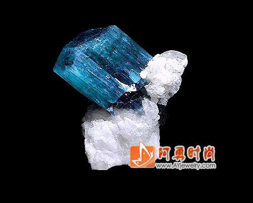 蓝碧玺-彩色宝石中的极品