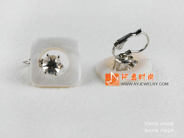 饰品编号:E1184  我们主要经营 手链、项链、耳环、戒指、套链、吊坠、手机链、请方问我们的网站 www.ayjewelry.com