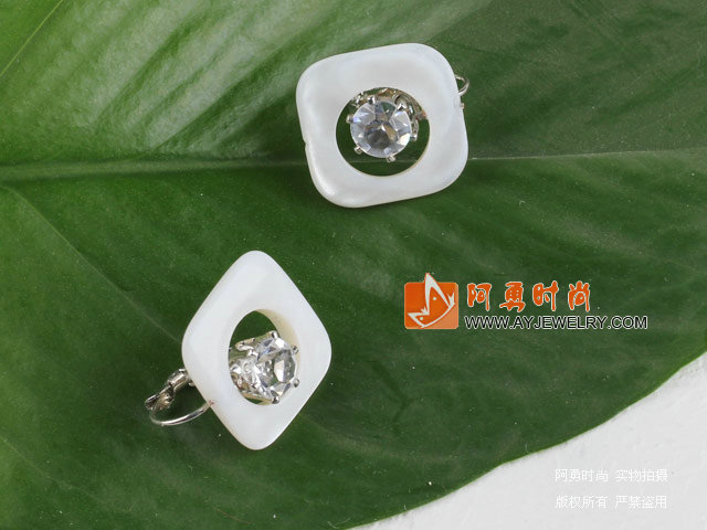 饰品编号:E1184  我们主要经营 手链、项链、耳环、戒指、套链、吊坠、手机链、请方问我们的网站 www.ayjewelry.com