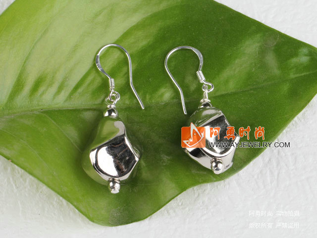饰品编号:E1213  我们主要经营 手链、项链、耳环、戒指、套链、吊坠、手机链、请方问我们的网站 www.ayjewelry.com
