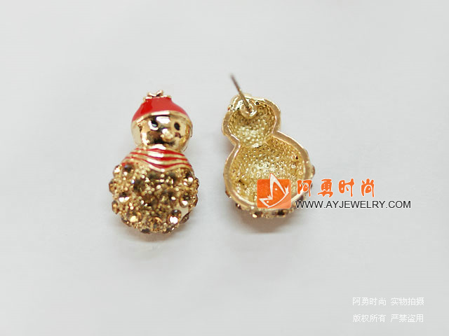 饰品编号:E702  我们主要经营 手链、项链、耳环、戒指、套链、吊坠、手机链、请方问我们的网站 www.ayjewelry.com