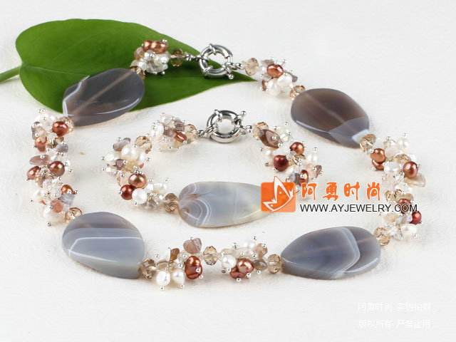 饰品编号:T193  我们主要经营 手链、项链、耳环、戒指、套链、吊坠、手机链、请方问我们的网站 www.ayjewelry.com