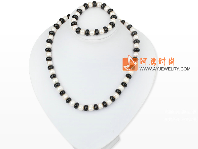 饰品编号:T31  我们主要经营 手链、项链、耳环、戒指、套链、吊坠、手机链、请方问我们的网站 www.ayjewelry.com