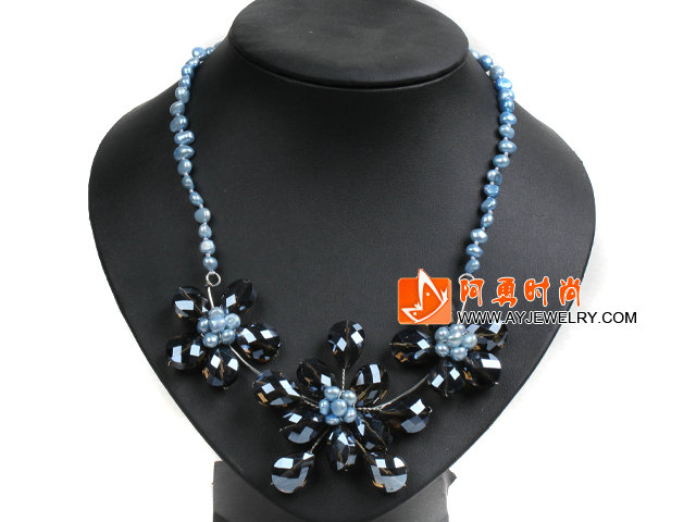蓝色珍珠水晶花朵项链