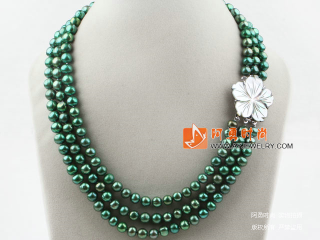 三排染色绿色珍珠项链