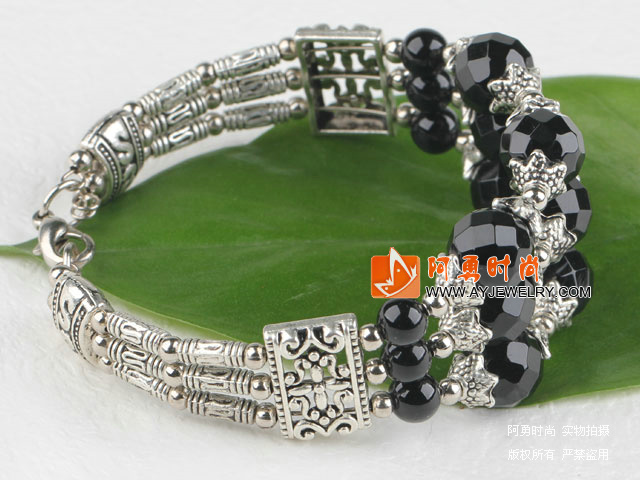 饰品编号:Y166  我们主要经营 手链、项链、耳环、戒指、套链、吊坠、手机链、请方问我们的网站 www.ayjewelry.com