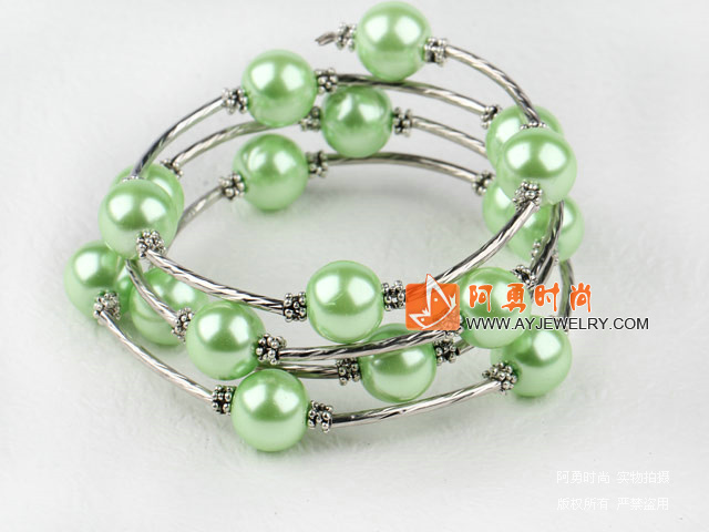 饰品编号:Y499  我们主要经营 手链、项链、耳环、戒指、套链、吊坠、手机链、请方问我们的网站 www.ayjewelry.com