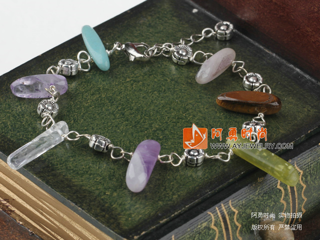 饰品编号:Y592  我们主要经营 手链、项链、耳环、戒指、套链、吊坠、手机链、请方问我们的网站 www.ayjewelry.com