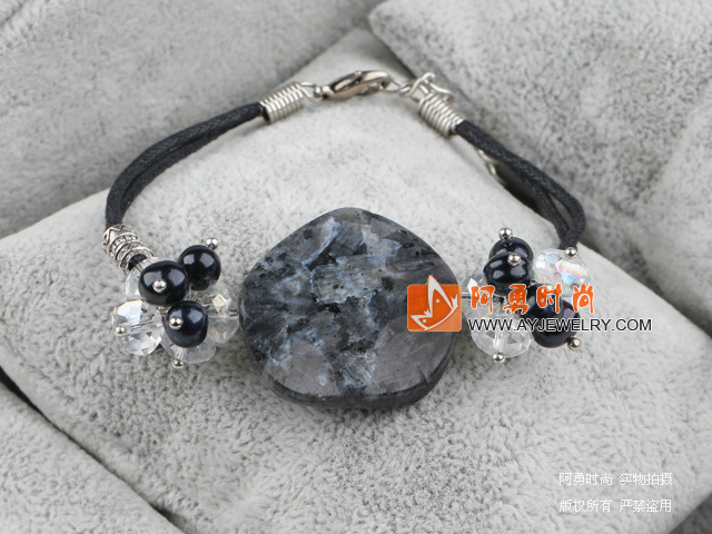饰品编号:Y599  我们主要经营 手链、项链、耳环、戒指、套链、吊坠、手机链、请方问我们的网站 www.ayjewelry.com