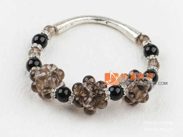 饰品编号:Y641  我们主要经营 手链、项链、耳环、戒指、套链、吊坠、手机链、请方问我们的网站 www.ayjewelry.com