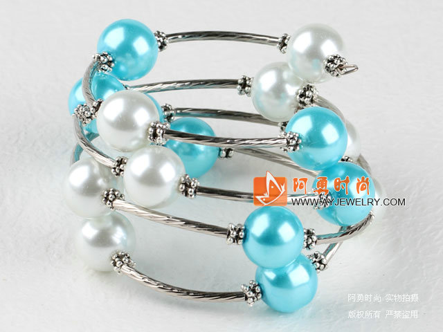 饰品编号:Y856  我们主要经营 手链、项链、耳环、戒指、套链、吊坠、手机链、请方问我们的网站 www.ayjewelry.com