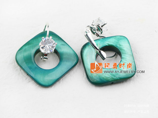 饰品编号:E1412  我们主要经营 手链、项链、耳环、戒指、套链、吊坠、手机链、请方问我们的网站 www.ayjewelry.com