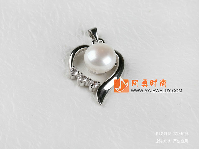 饰品编号:F105  我们主要经营 手链、项链、耳环、戒指、套链、吊坠、手机链、请方问我们的网站 www.ayjewelry.com