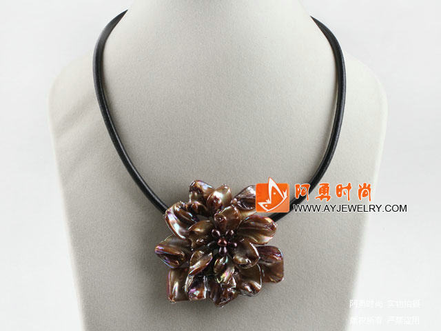 饰品编号:F63  我们主要经营 手链、项链、耳环、戒指、套链、吊坠、手机链、请方问我们的网站 www.ayjewelry.com