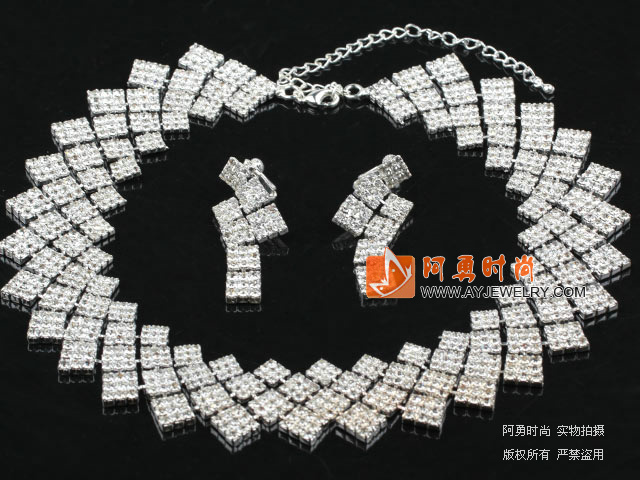 饰品编号:J181  我们主要经营 手链、项链、耳环、戒指、套链、吊坠、手机链、请方问我们的网站 www.ayjewelry.com