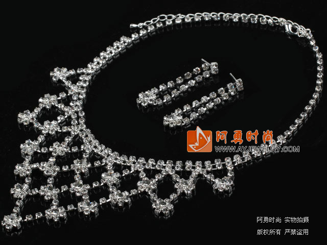 饰品编号:J186  我们主要经营 手链、项链、耳环、戒指、套链、吊坠、手机链、请方问我们的网站 www.ayjewelry.com