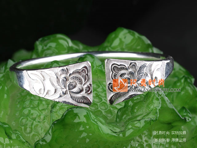 饰品编号:J198  我们主要经营 手链、项链、耳环、戒指、套链、吊坠、手机链、请方问我们的网站 www.ayjewelry.com