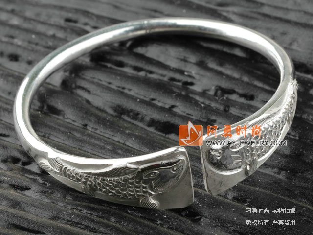 饰品编号:J199  我们主要经营 手链、项链、耳环、戒指、套链、吊坠、手机链、请方问我们的网站 www.ayjewelry.com