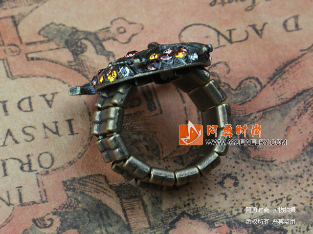 饰品编号:J24  我们主要经营 手链、项链、耳环、戒指、套链、吊坠、手机链、请方问我们的网站 www.ayjewelry.com