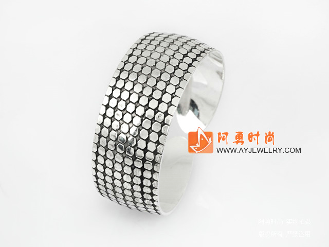 饰品编号:L1092  我们主要经营 手链、项链、耳环、戒指、套链、吊坠、手机链、请方问我们的网站 www.ayjewelry.com