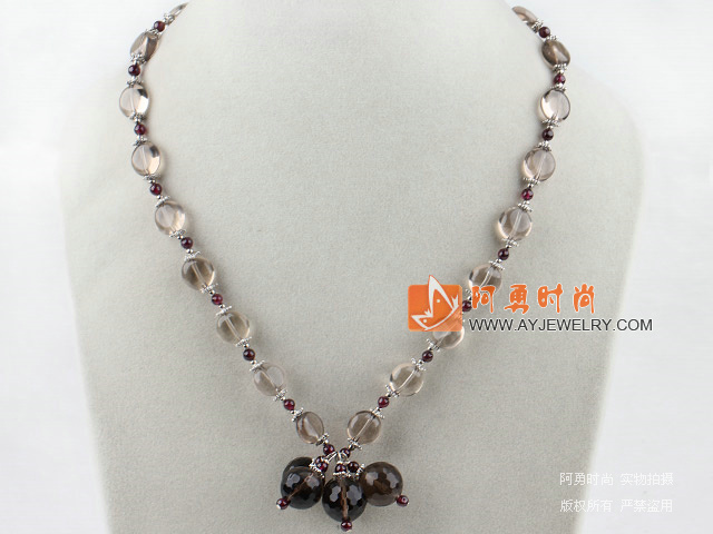 饰品编号:L135  我们主要经营 手链、项链、耳环、戒指、套链、吊坠、手机链、请方问我们的网站 www.ayjewelry.com