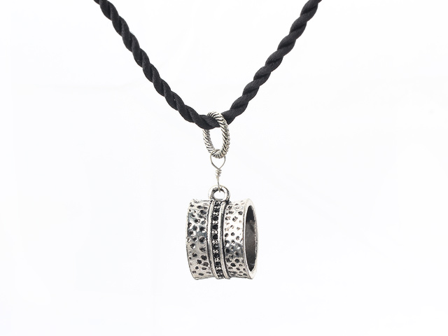 饰品编号:L1392  我们主要经营 手链、项链、耳环、戒指、套链、吊坠、手机链、请方问我们的网站 www.ayjewelry.com