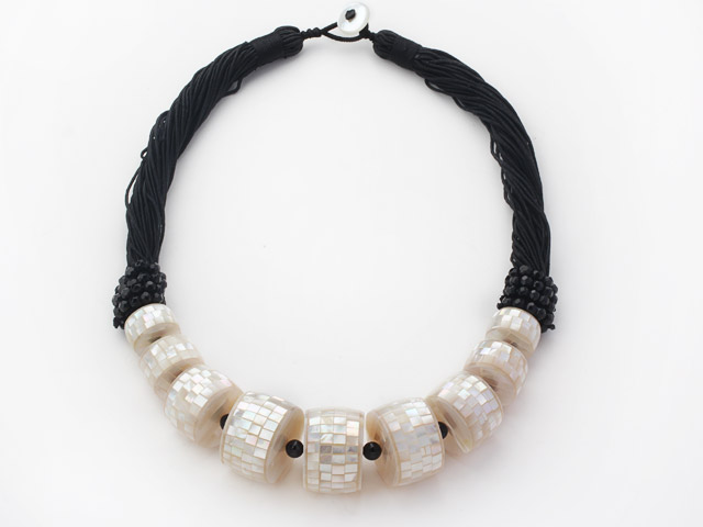 饰品编号:L1584  我们主要经营 手链、项链、耳环、戒指、套链、吊坠、手机链、请方问我们的网站 www.ayjewelry.com