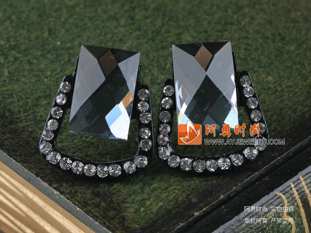 饰品编号:L238  我们主要经营 手链、项链、耳环、戒指、套链、吊坠、手机链、请方问我们的网站 www.ayjewelry.com