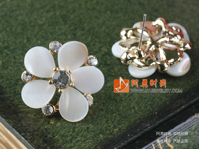 饰品编号:L250  我们主要经营 手链、项链、耳环、戒指、套链、吊坠、手机链、请方问我们的网站 www.ayjewelry.com