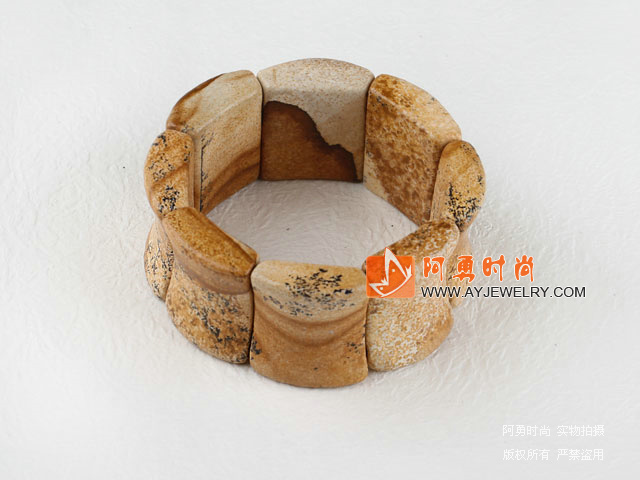 饰品编号:L681  我们主要经营 手链、项链、耳环、戒指、套链、吊坠、手机链、请方问我们的网站 www.ayjewelry.com