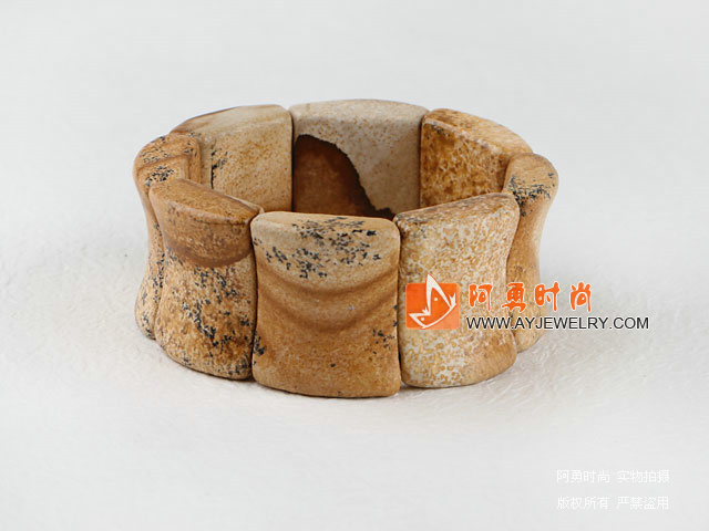 饰品编号:L681  我们主要经营 手链、项链、耳环、戒指、套链、吊坠、手机链、请方问我们的网站 www.ayjewelry.com