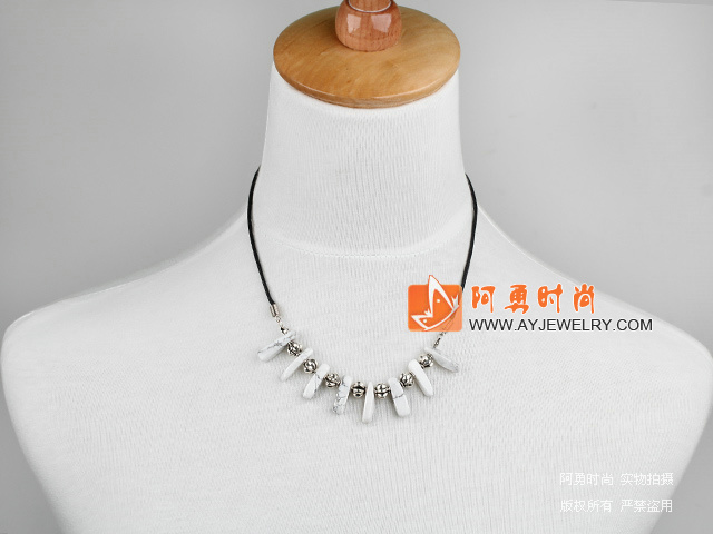 饰品编号:L958  我们主要经营 手链、项链、耳环、戒指、套链、吊坠、手机链、请方问我们的网站 www.ayjewelry.com