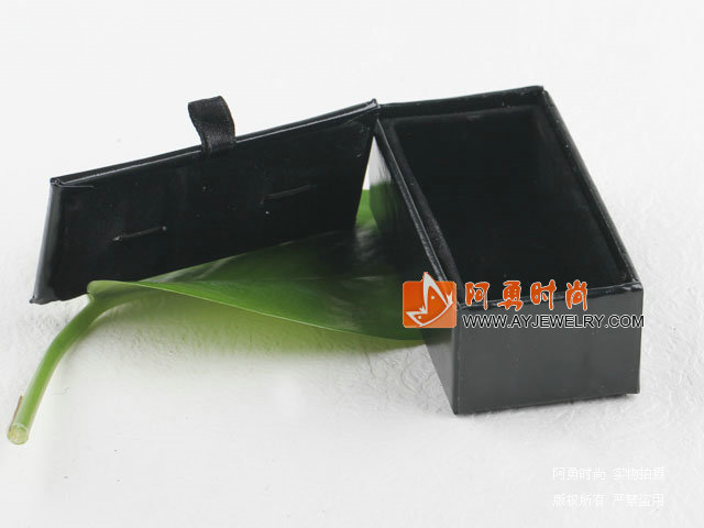 饰品编号:N8  我们主要经营 手链、项链、耳环、戒指、套链、吊坠、手机链、请方问我们的网站 www.ayjewelry.com