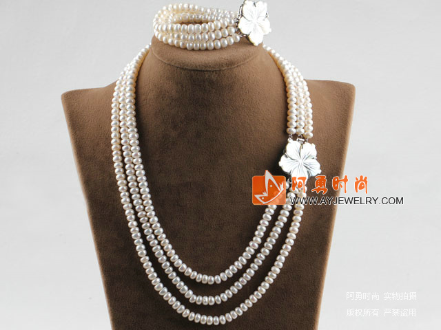 饰品编号:RT389  我们主要经营 手链、项链、耳环、戒指、套链、吊坠、手机链、请方问我们的网站 www.ayjewelry.com