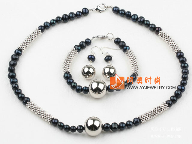 饰品编号:T529  我们主要经营 手链、项链、耳环、戒指、套链、吊坠、手机链、请方问我们的网站 www.ayjewelry.com