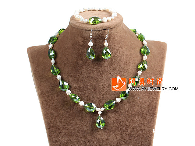 嫩绿色珍珠水晶项链手链耳环套装
