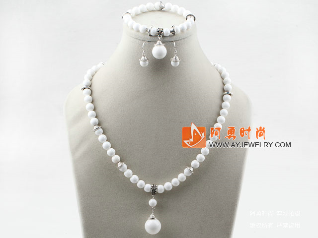 饰品编号:T792  我们主要经营 手链、项链、耳环、戒指、套链、吊坠、手机链、请方问我们的网站 www.ayjewelry.com