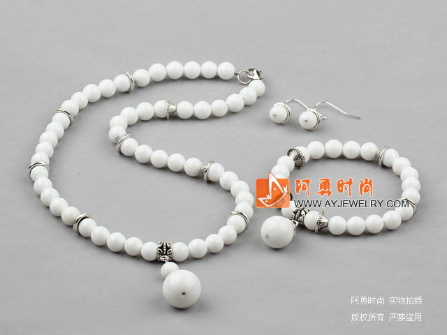 饰品编号:T792  我们主要经营 手链、项链、耳环、戒指、套链、吊坠、手机链、请方问我们的网站 www.ayjewelry.com
