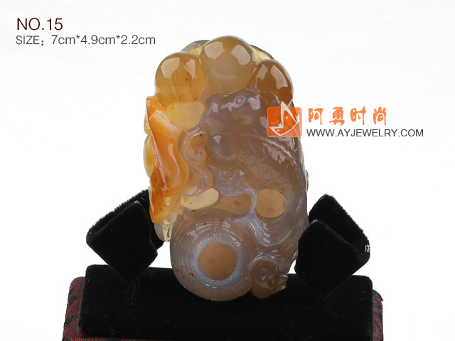 饰品编号:V104  我们主要经营 手链、项链、耳环、戒指、套链、吊坠、手机链、请方问我们的网站 www.ayjewelry.com