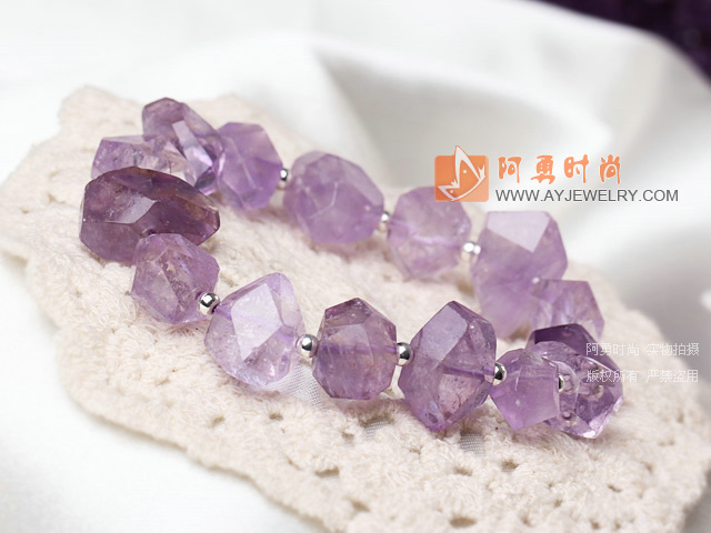 饰品编号:V615  我们主要经营 手链、项链、耳环、戒指、套链、吊坠、手机链、请方问我们的网站 www.ayjewelry.com