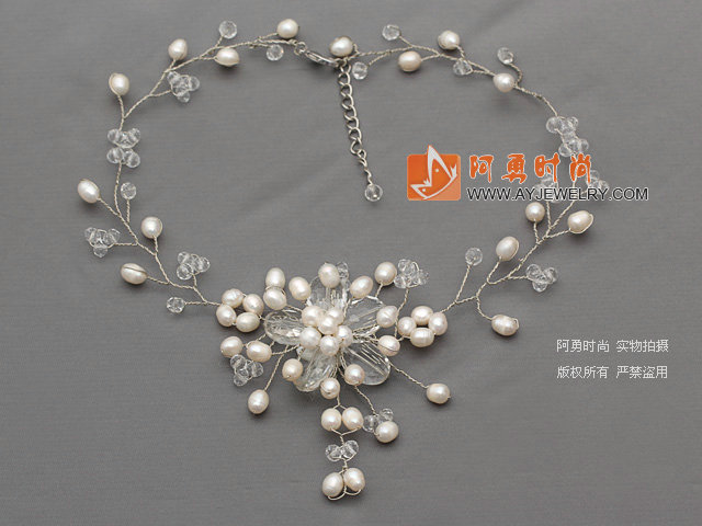 白珍珠水晶花朵项链